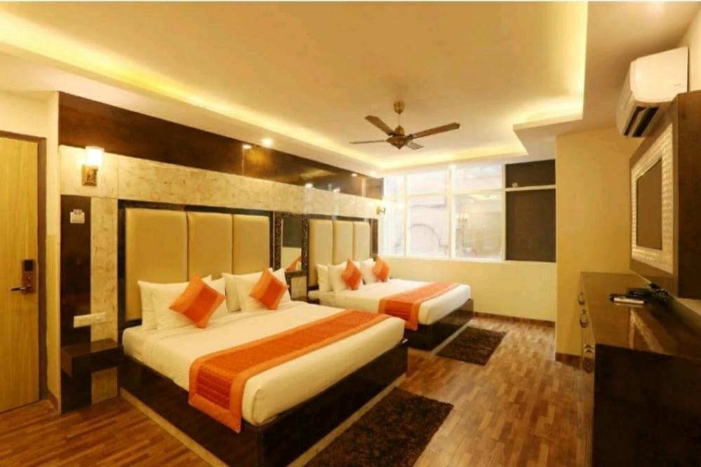 Hotel Plazzo Nueva Delhi Exterior foto